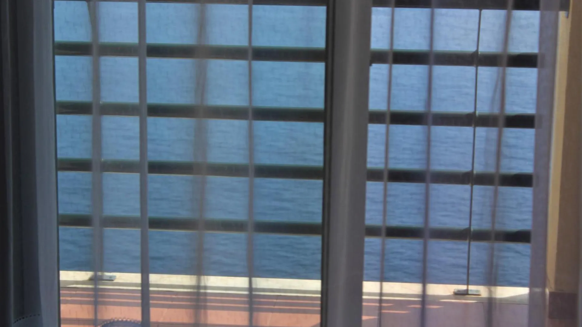 Sea Front House Villa Funchal  Vakantiehuis